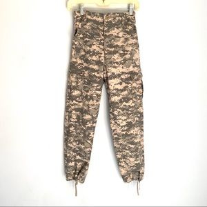 VINTAGE Camo Cargo Pants